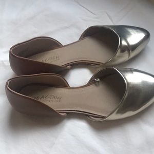 Kenneth Cole Reaction golden top flats with light brown backs, size 8.5 women’s